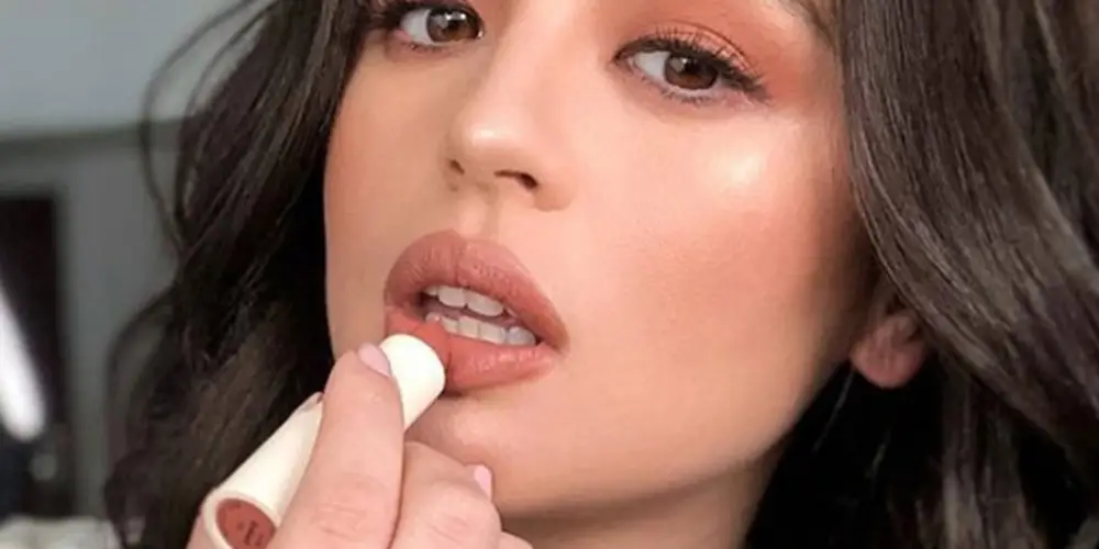بهترین رنگ رژ لب دخترانه 5