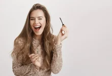 ریمل بزنیم که مژه ها بهم نچسبد