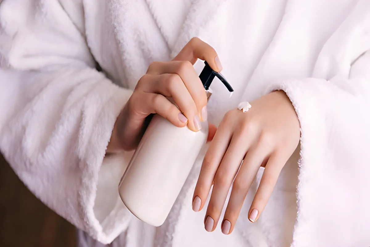 تفاوت کرم مرطوب کننده با لوسیون بدن چیست؟ 5 نکات مهم در خرید لوسیون بدن و مرطوب کننده