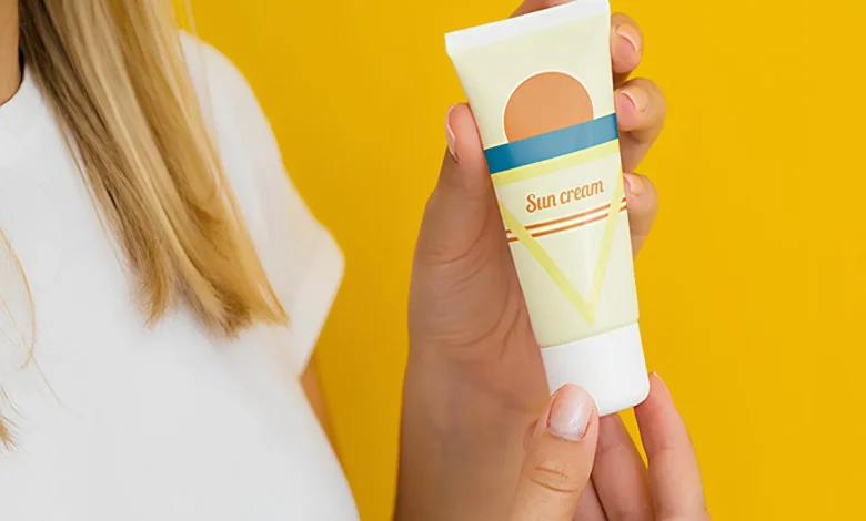 چطور ضدآفتاب با SPF مناسب انتخاب کنم 1 چطور ضدآفتاب با SPF مناسب انتخاب کنم