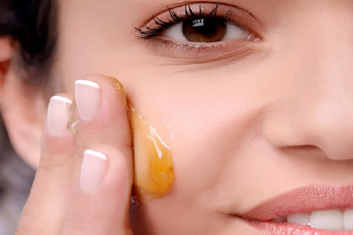 ماسک عسل برای لکه صورت