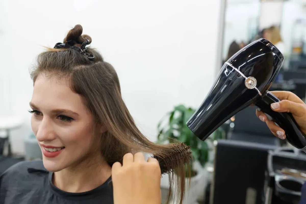 فر کردن مو با سشوار