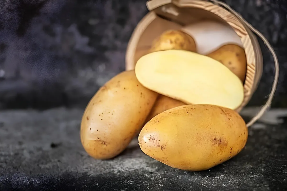 ماسک آب سیب زمینی