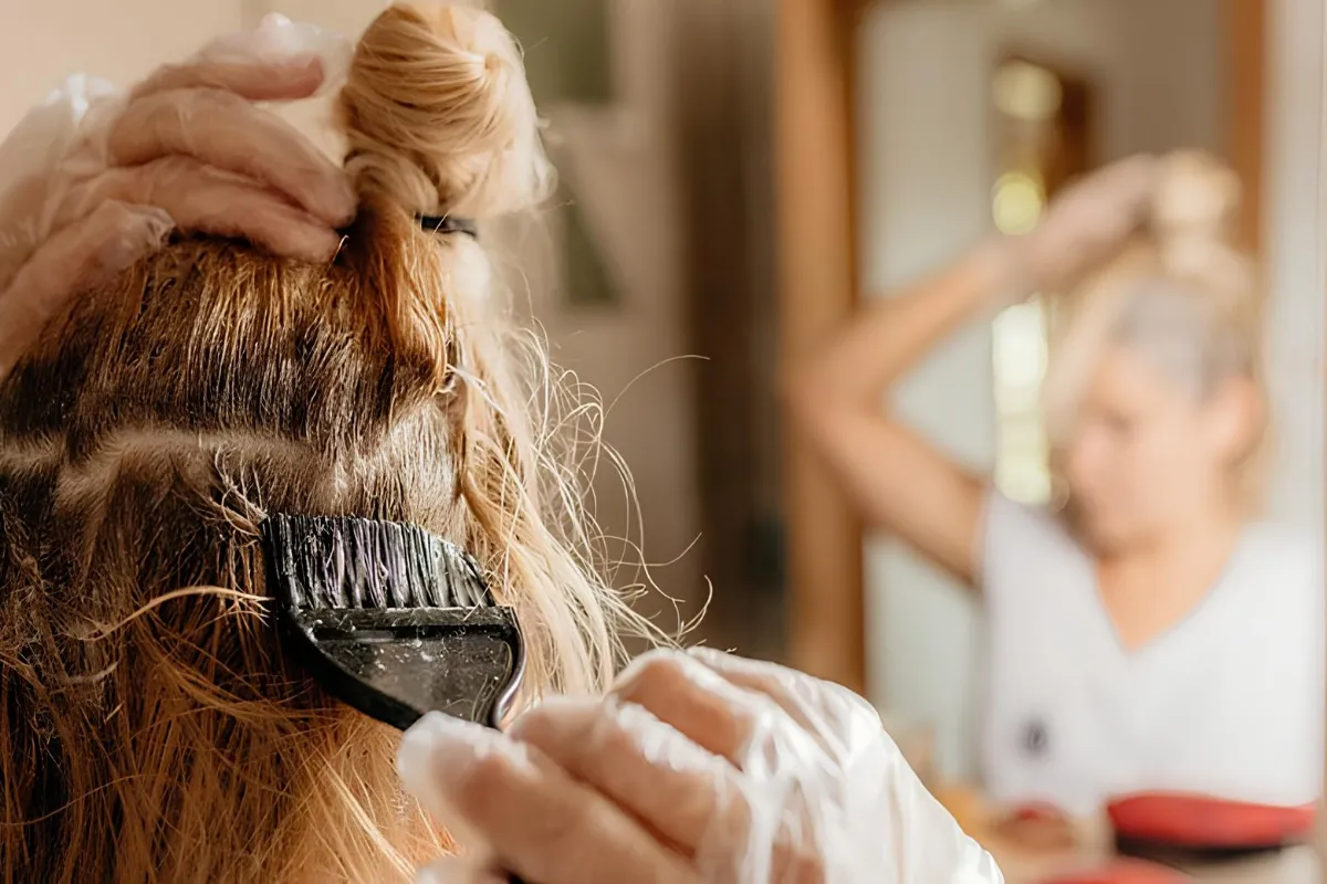 نحوه اعمال دکلره روی مو