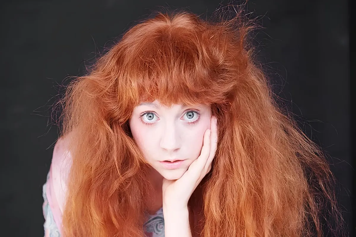 چرا موهای ما خشک، وز و آسیب دیده می‌شوند؟