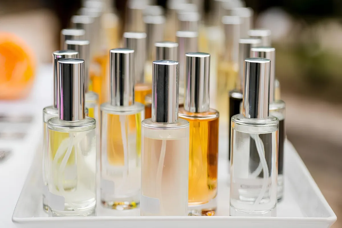 عطر (پرفیوم و ادکلن) چیست؟