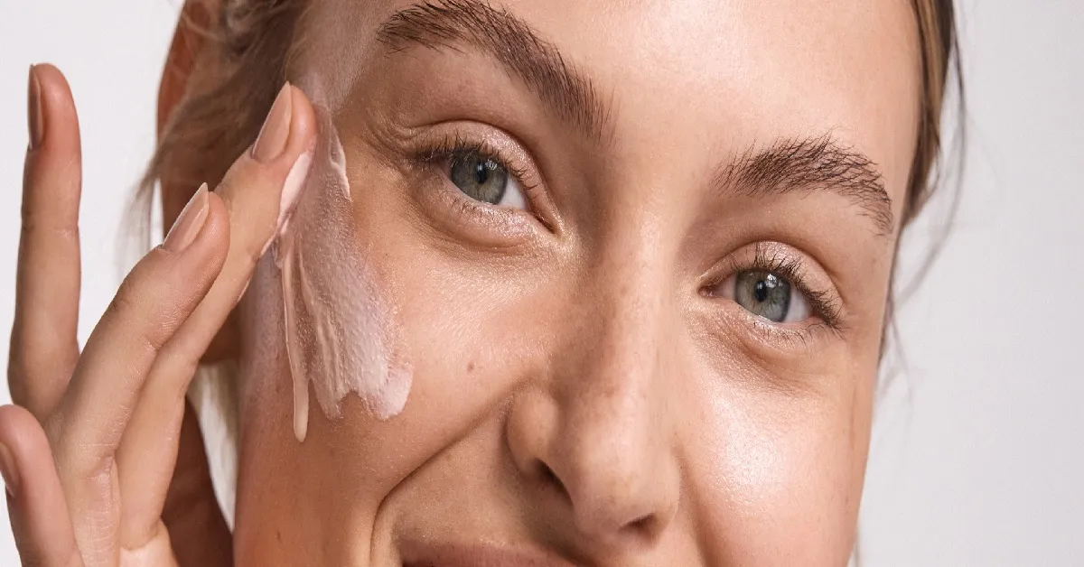 فواید بی‌شمار و شگفت‌انگیز کرم ضد آفتاب برای پوست